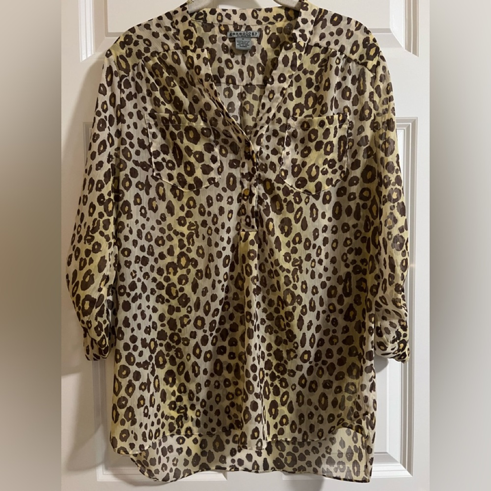 NWOT genealogy sheer hi-low animal print top. Size M